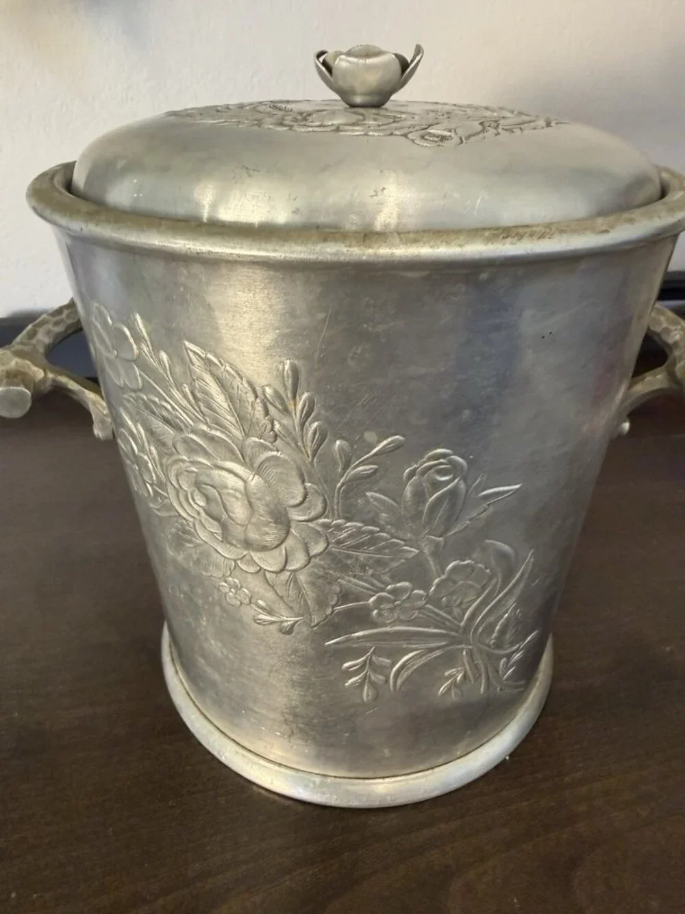 Everlast Forged Aluminum Ice Bucket w/ Lid Rose Pattern Hand Hammered MCM Vtg